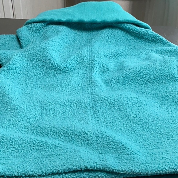 Cozy Teal Bucle’ Pullover - Picture 6 of 8